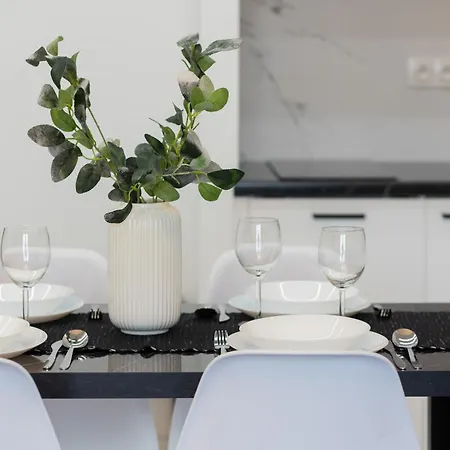 Cozy Wola Kasprzaka By Renters 4* ורשה