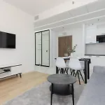 Cozy Wola Kasprzaka By Renters 4*