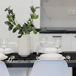 Cozy Wola Kasprzaka By Renters 4* Warszawa