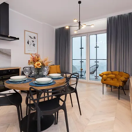 Cozy Wola Kasprzaka By Renters 4*