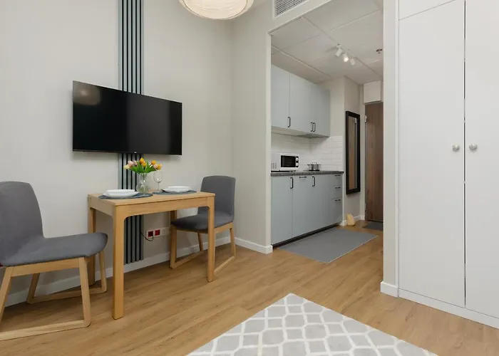 Cozy Wola Kasprzaka By Renters 4*