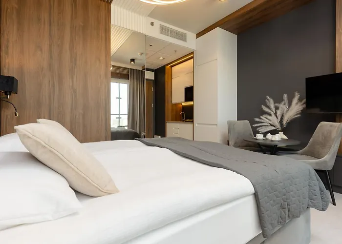 Cozy Wola Kasprzaka By Renters 4*