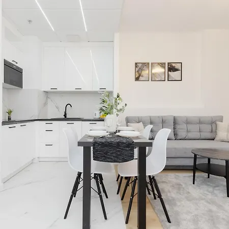 Cozy Wola Kasprzaka By Renters 4* Warsaw