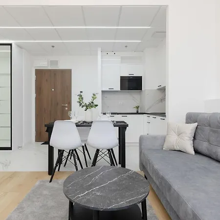 Lägenhetshotell Cozy Wola Kasprzaka By Renters